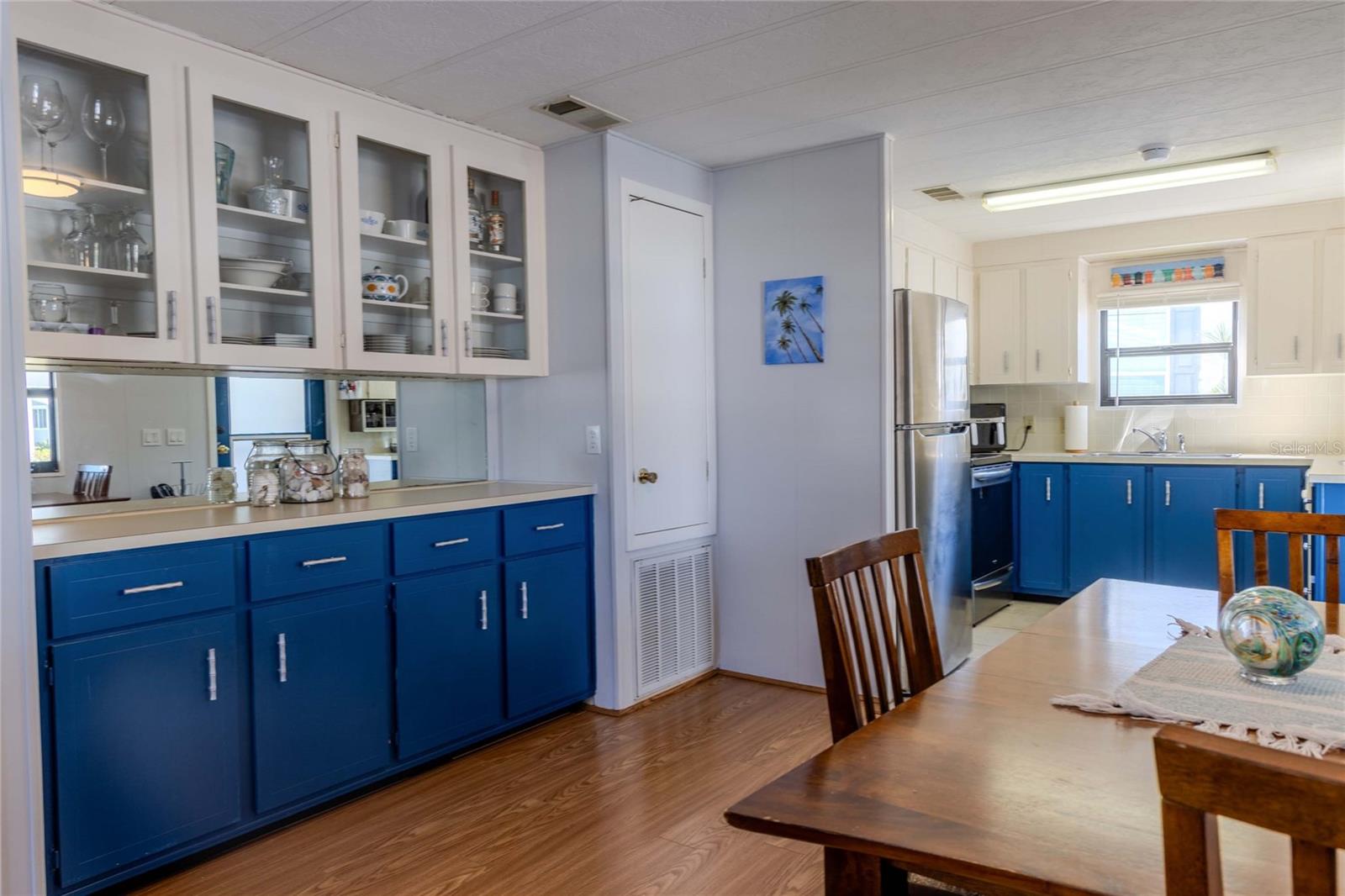 Image 12 of 72 For 2100 Kings Highway Crescent 693