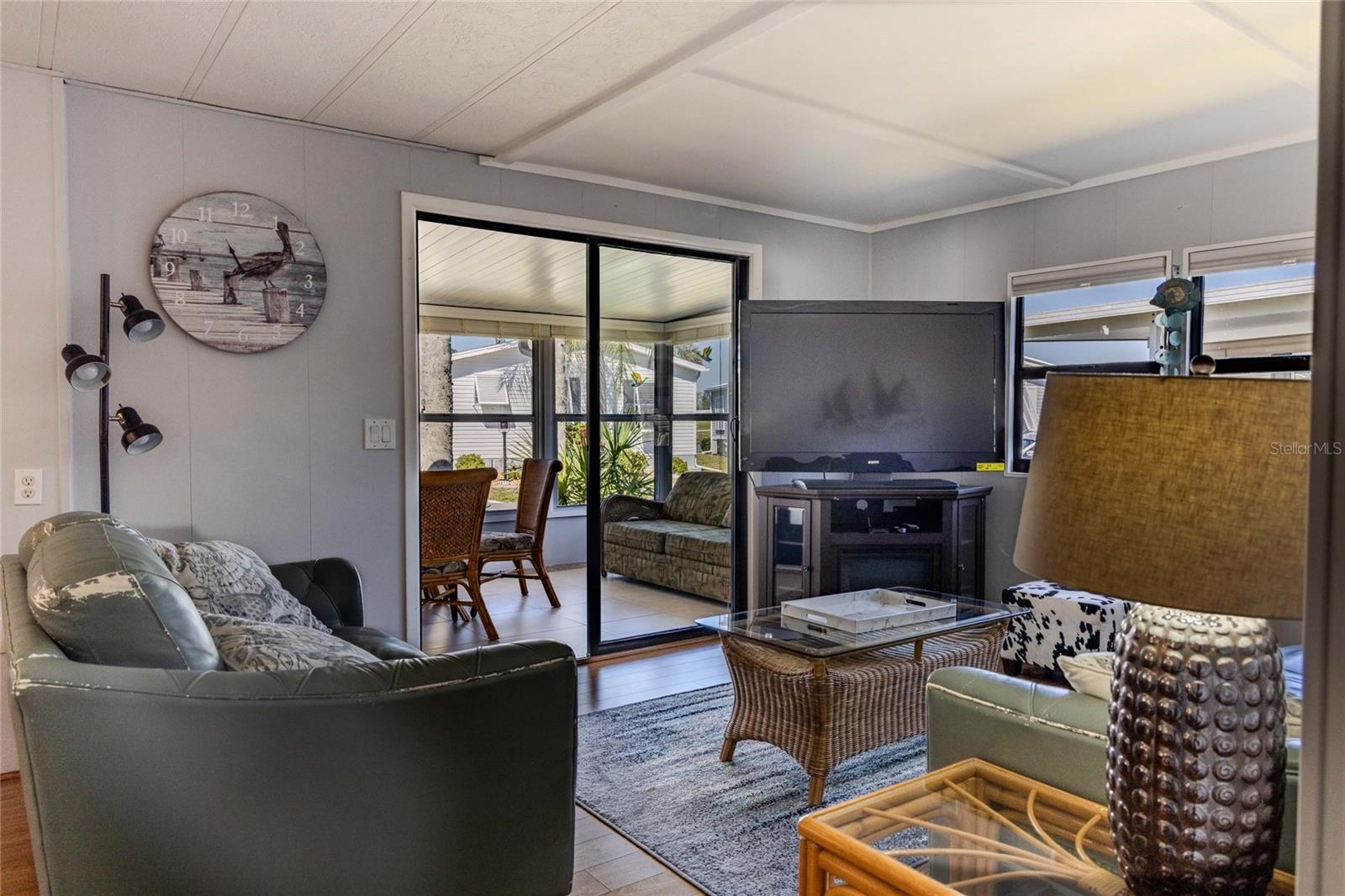 Image 17 of 72 For 2100 Kings Highway Crescent 693