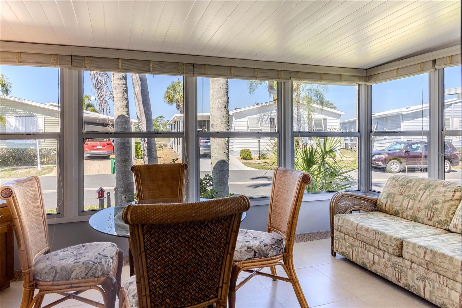 Image 18 of 72 For 2100 Kings Highway Crescent 693