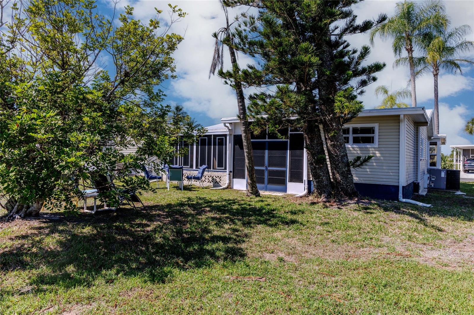 Image 30 of 72 For 2100 Kings Highway Crescent 693