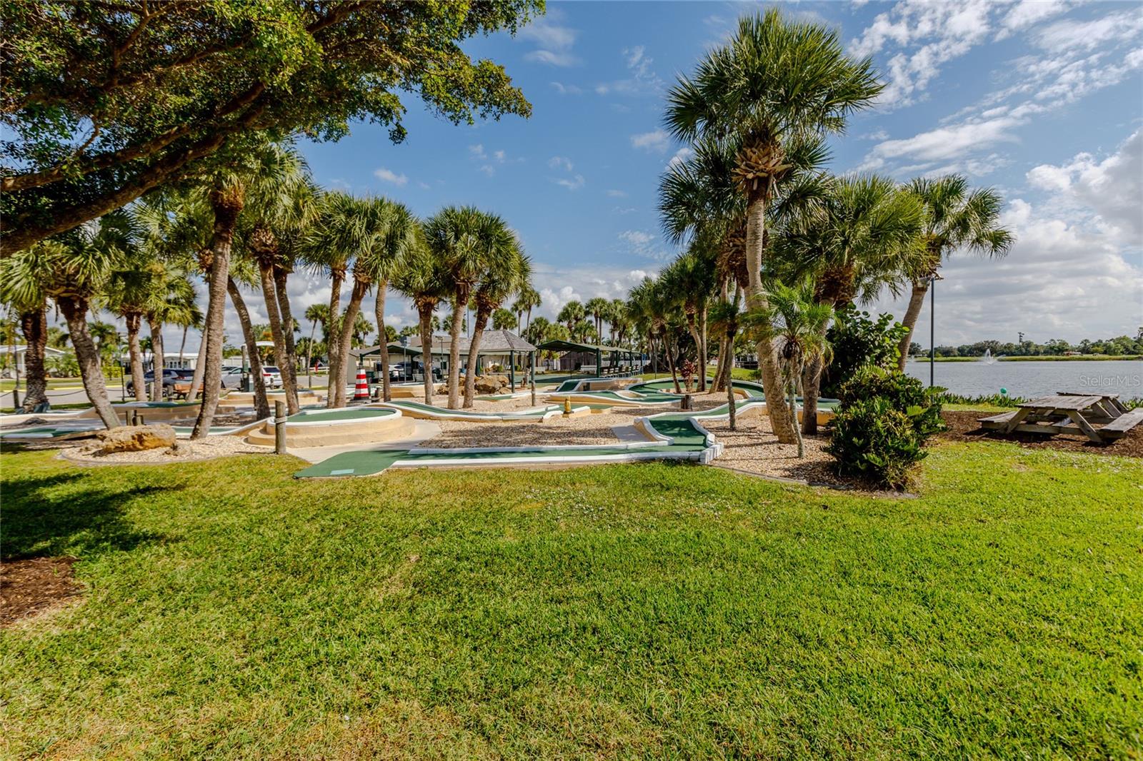 Image 44 of 72 For 2100 Kings Highway Crescent 693