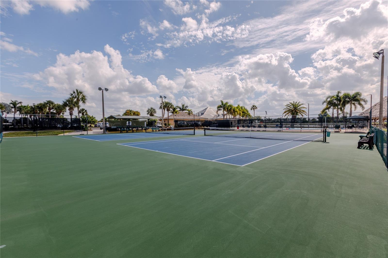 Image 56 of 72 For 2100 Kings Highway Crescent 693