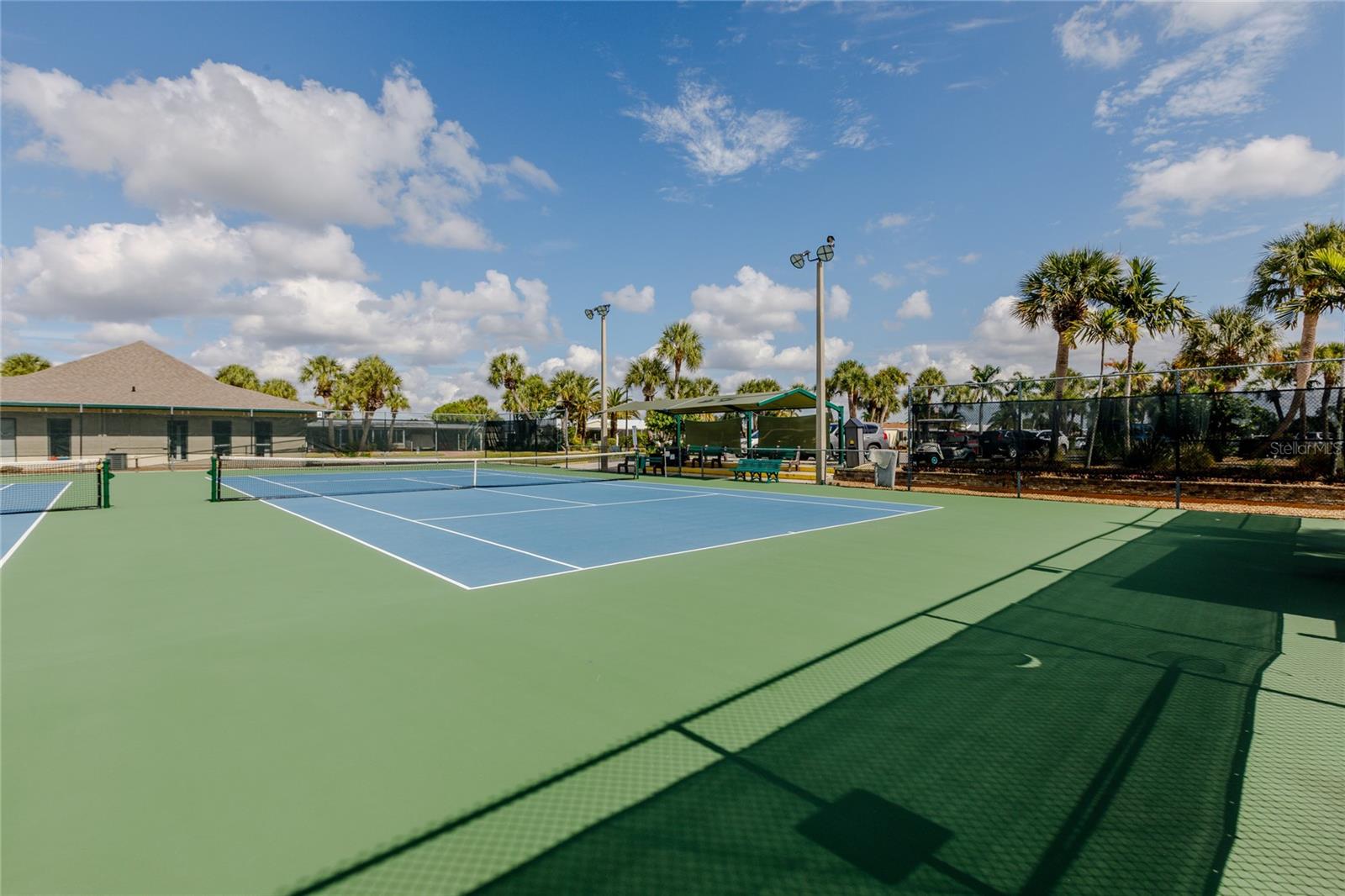 Image 59 of 72 For 2100 Kings Highway Crescent 693