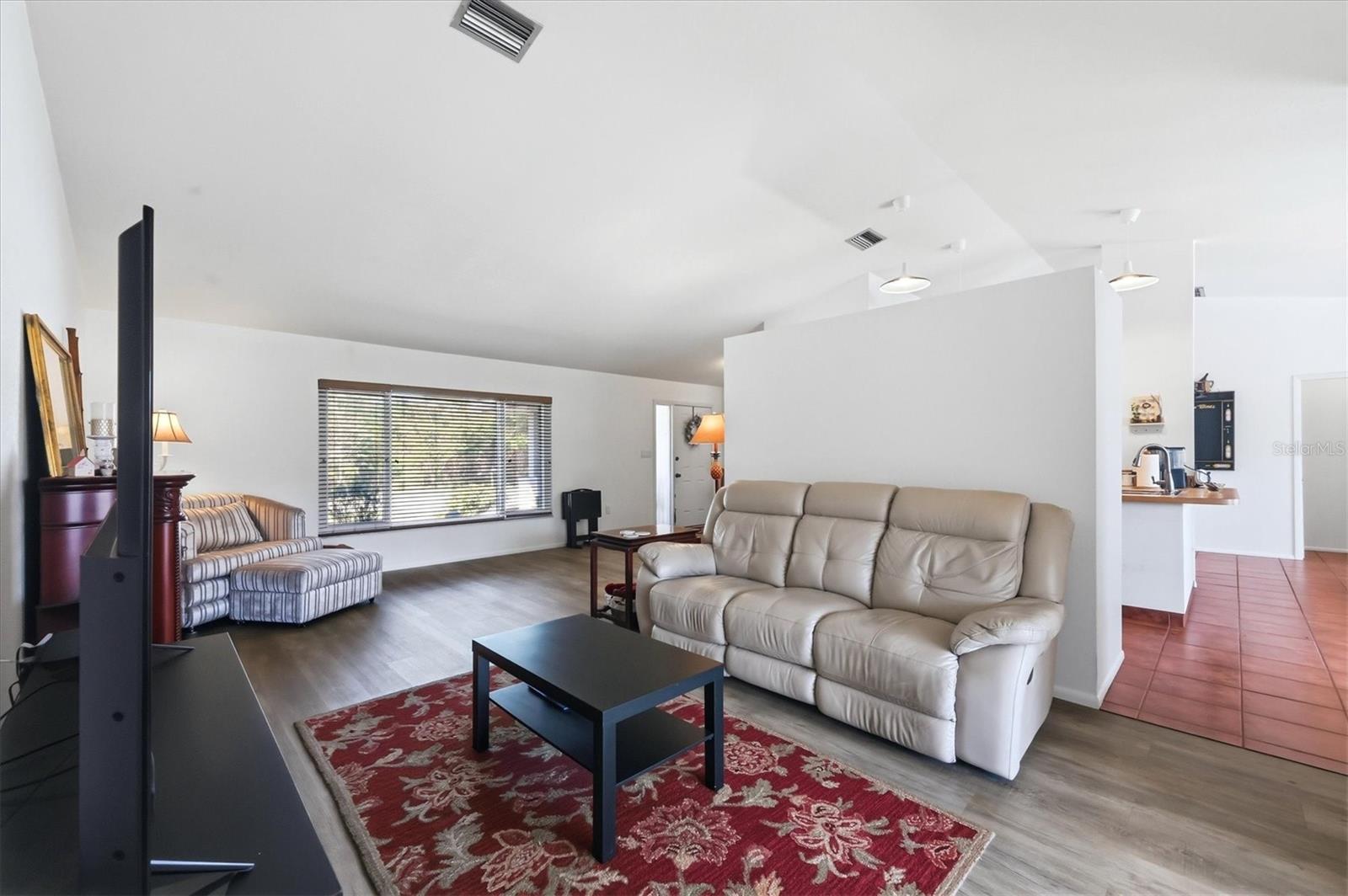 Image 10 of 45 For 2084 Leisure Street