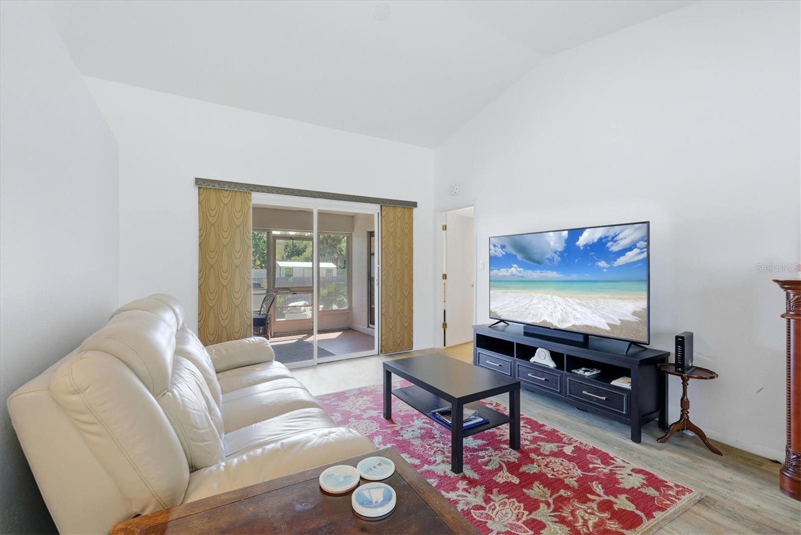 Image 12 of 45 For 2084 Leisure Street