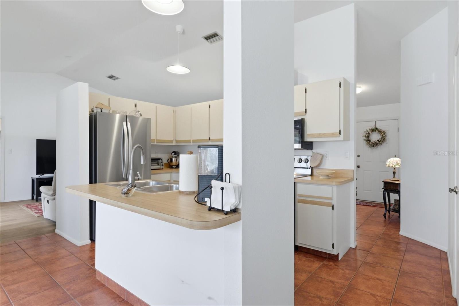 Image 15 of 45 For 2084 Leisure Street