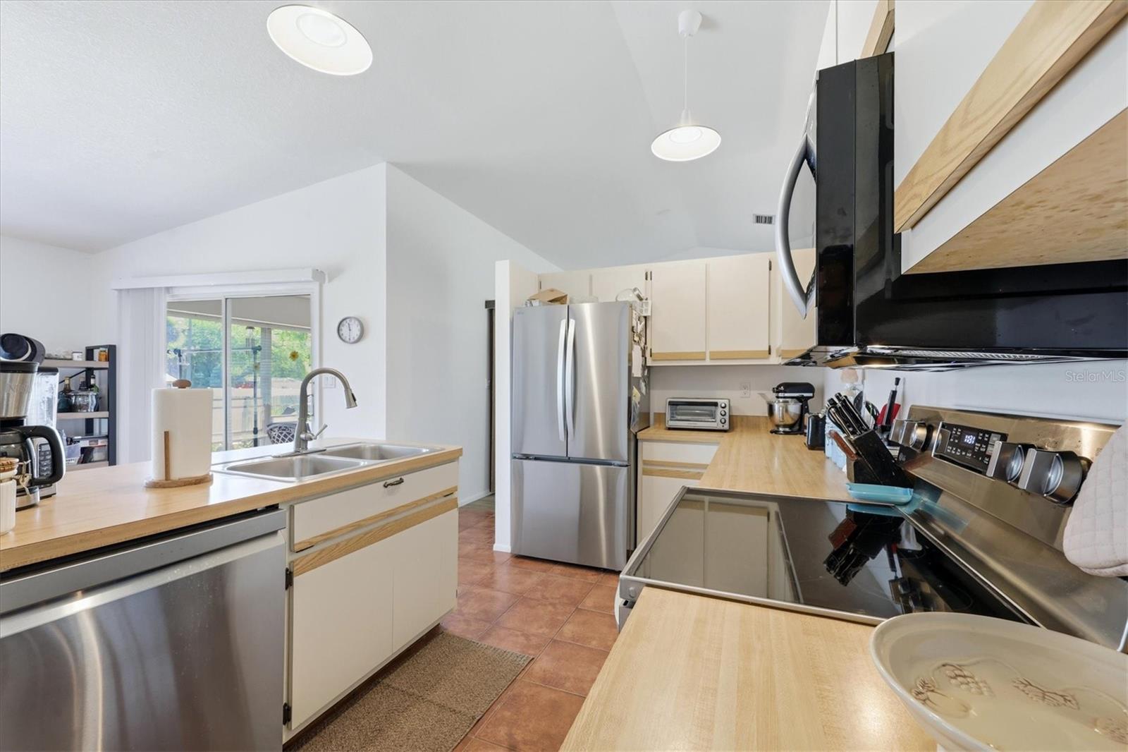 Image 16 of 45 For 2084 Leisure Street