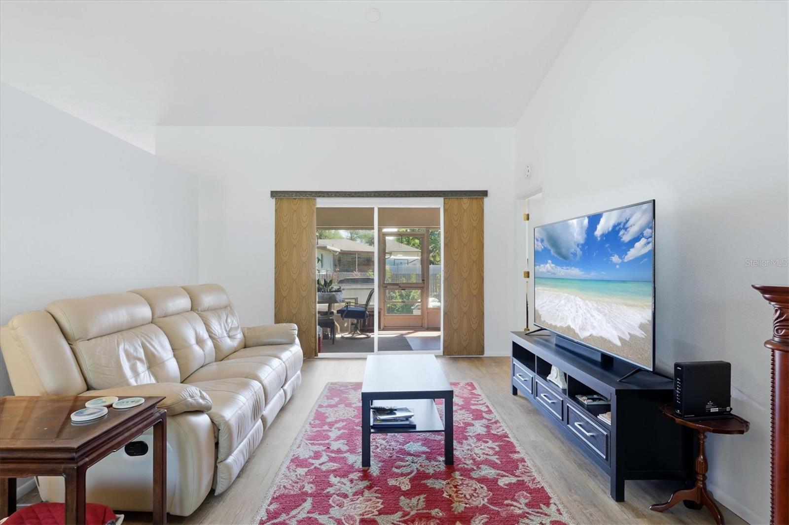 Image 9 of 45 For 2084 Leisure Street