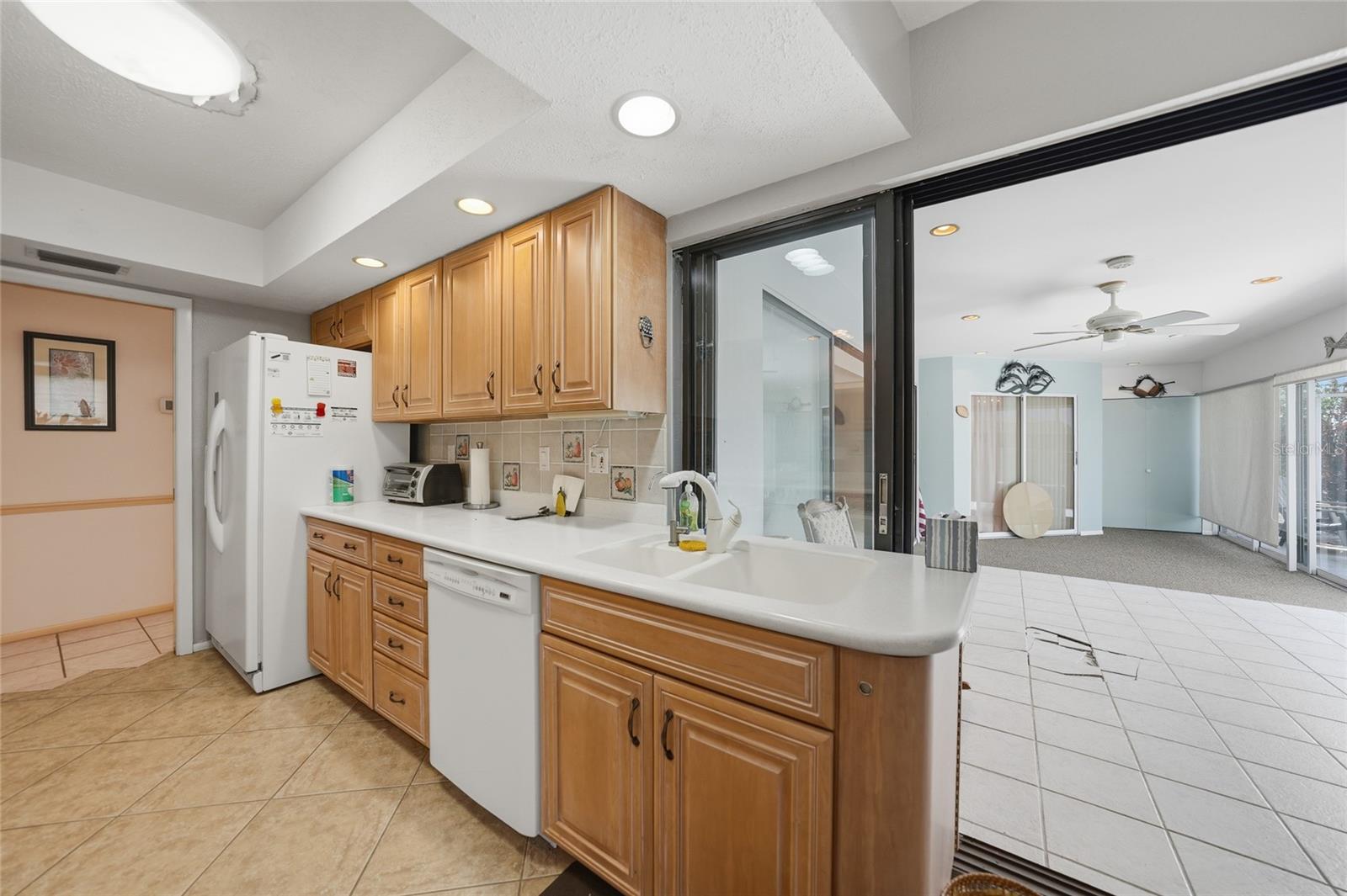 Image 11 of 36 For 76 Windsor Drive