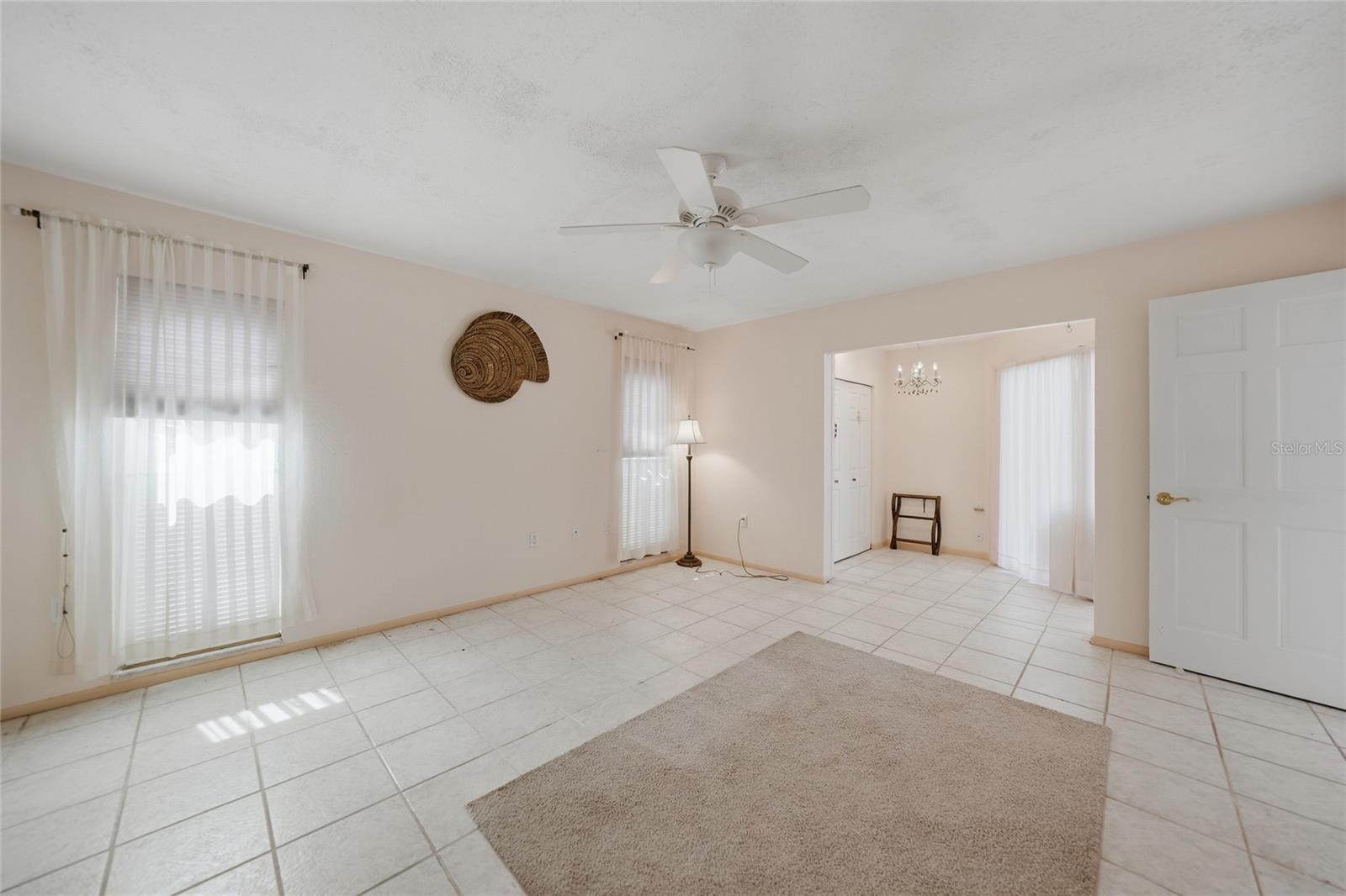 Image 12 of 36 For 76 Windsor Drive