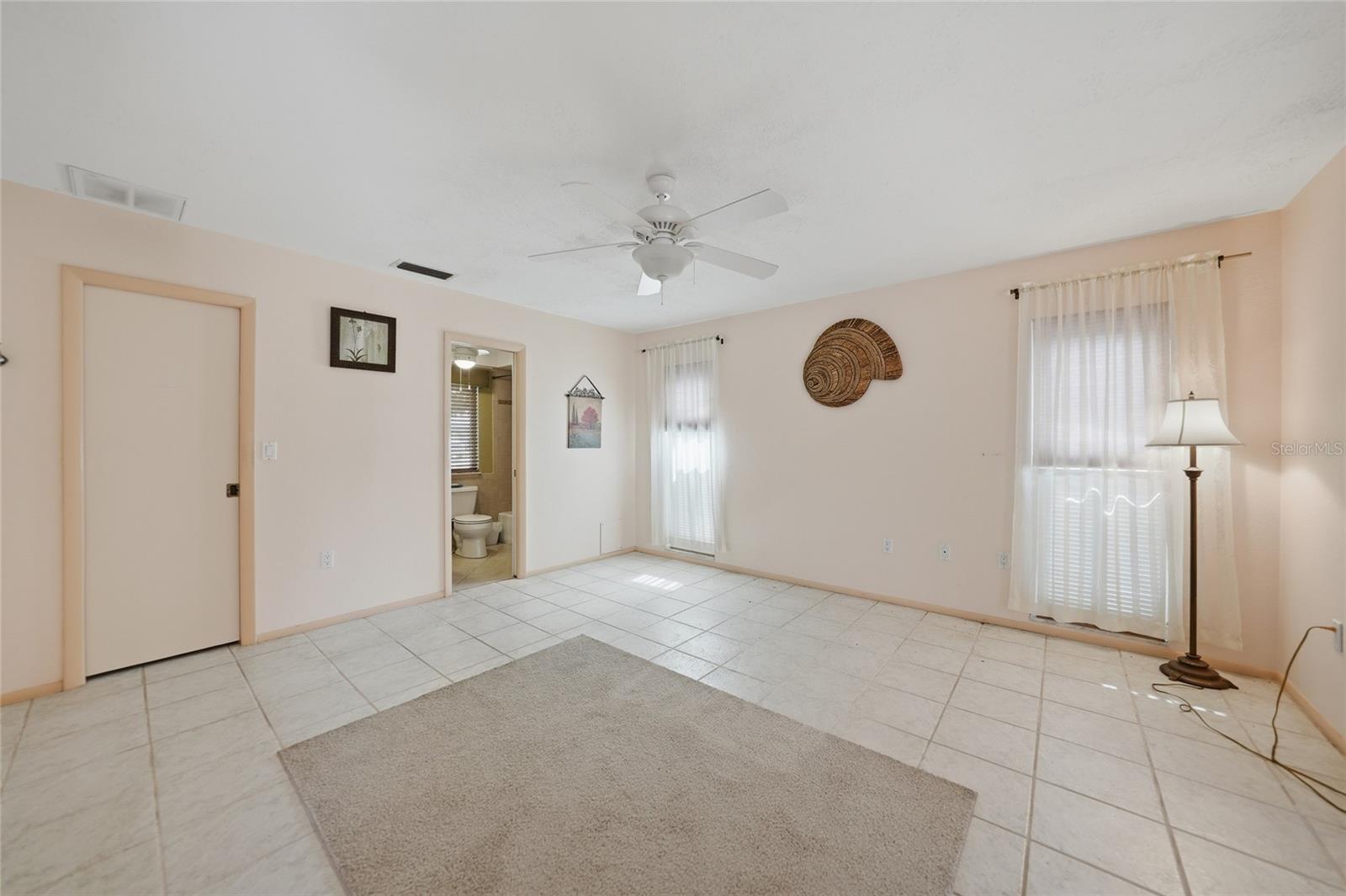 Image 13 of 36 For 76 Windsor Drive