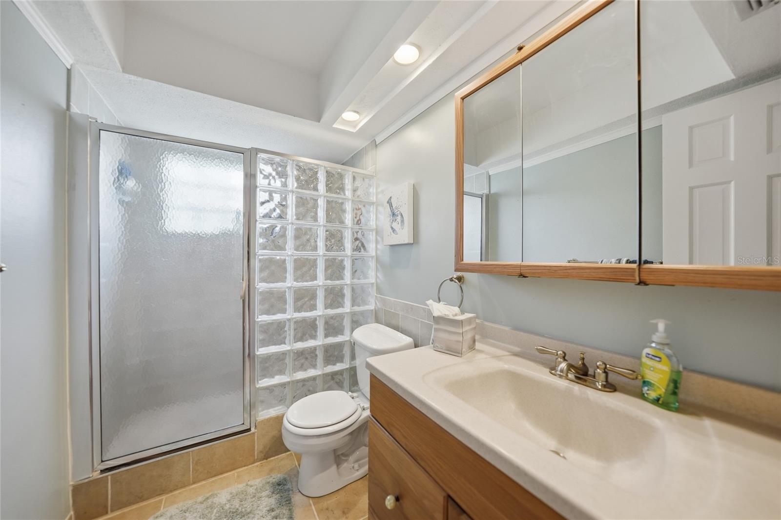 Image 17 of 36 For 76 Windsor Drive