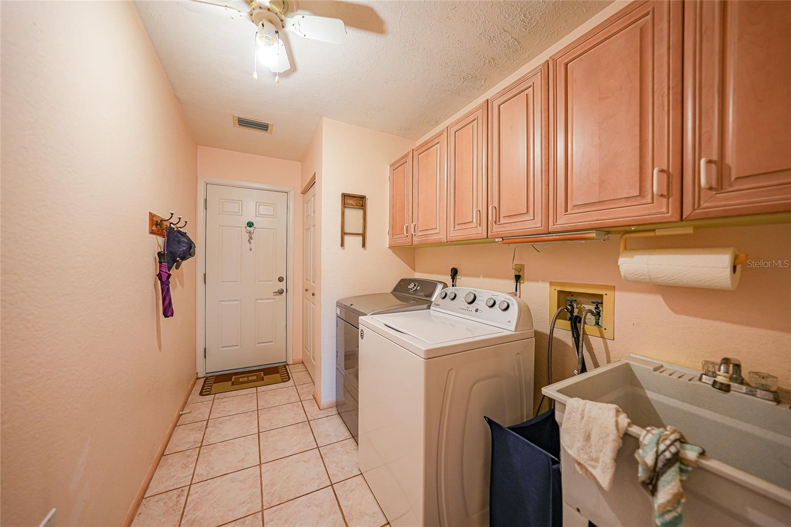 Image 26 of 36 For 76 Windsor Drive