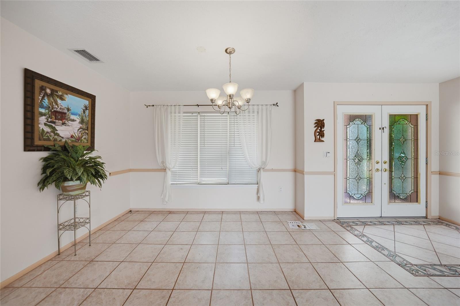 Image 6 of 36 For 76 Windsor Drive