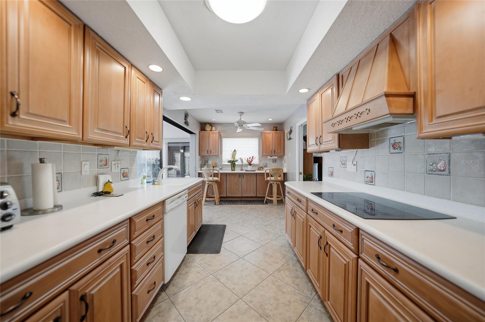 Image 7 of 36 For 76 Windsor Drive