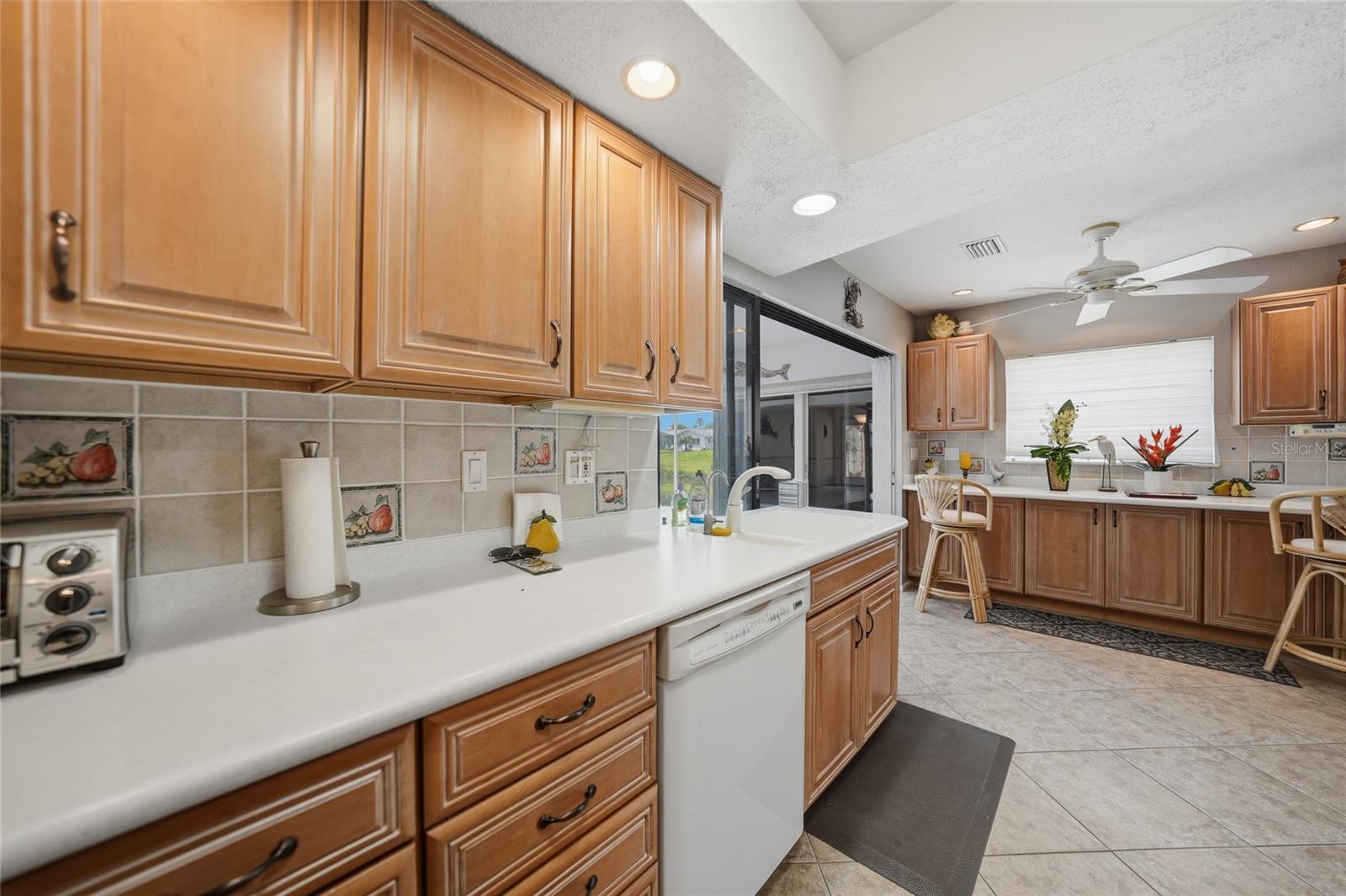 Image 8 of 36 For 76 Windsor Drive