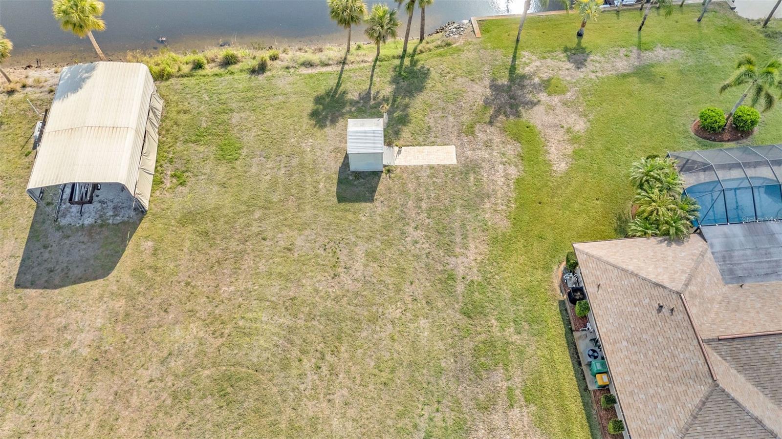 Image 3 of 9 For 2410 -2418 Como Street