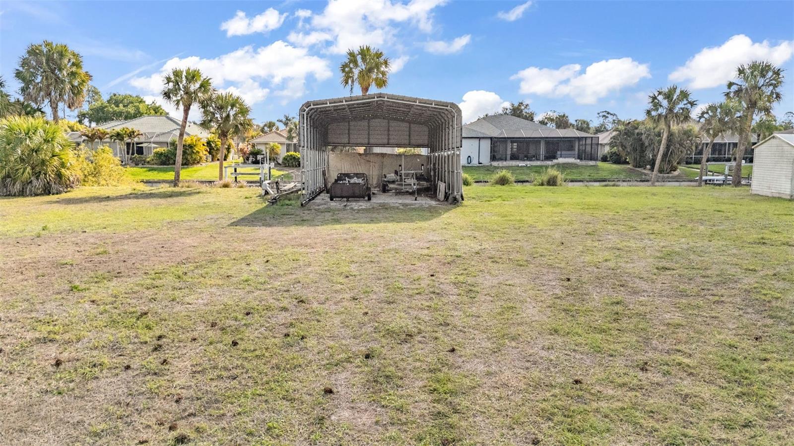 Image 4 of 9 For 2410 -2418 Como Street