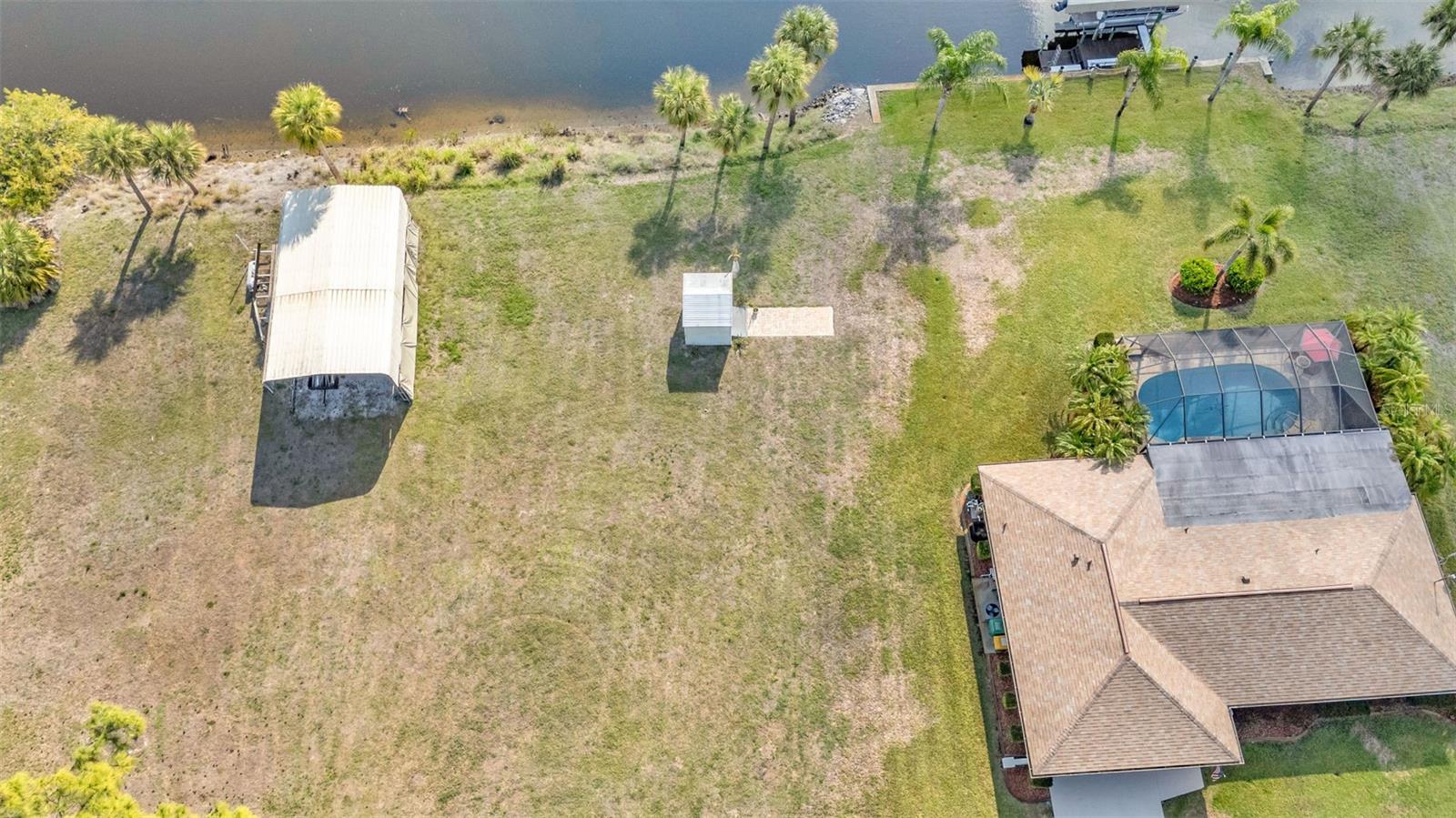 Image 6 of 9 For 2410 -2418 Como Street