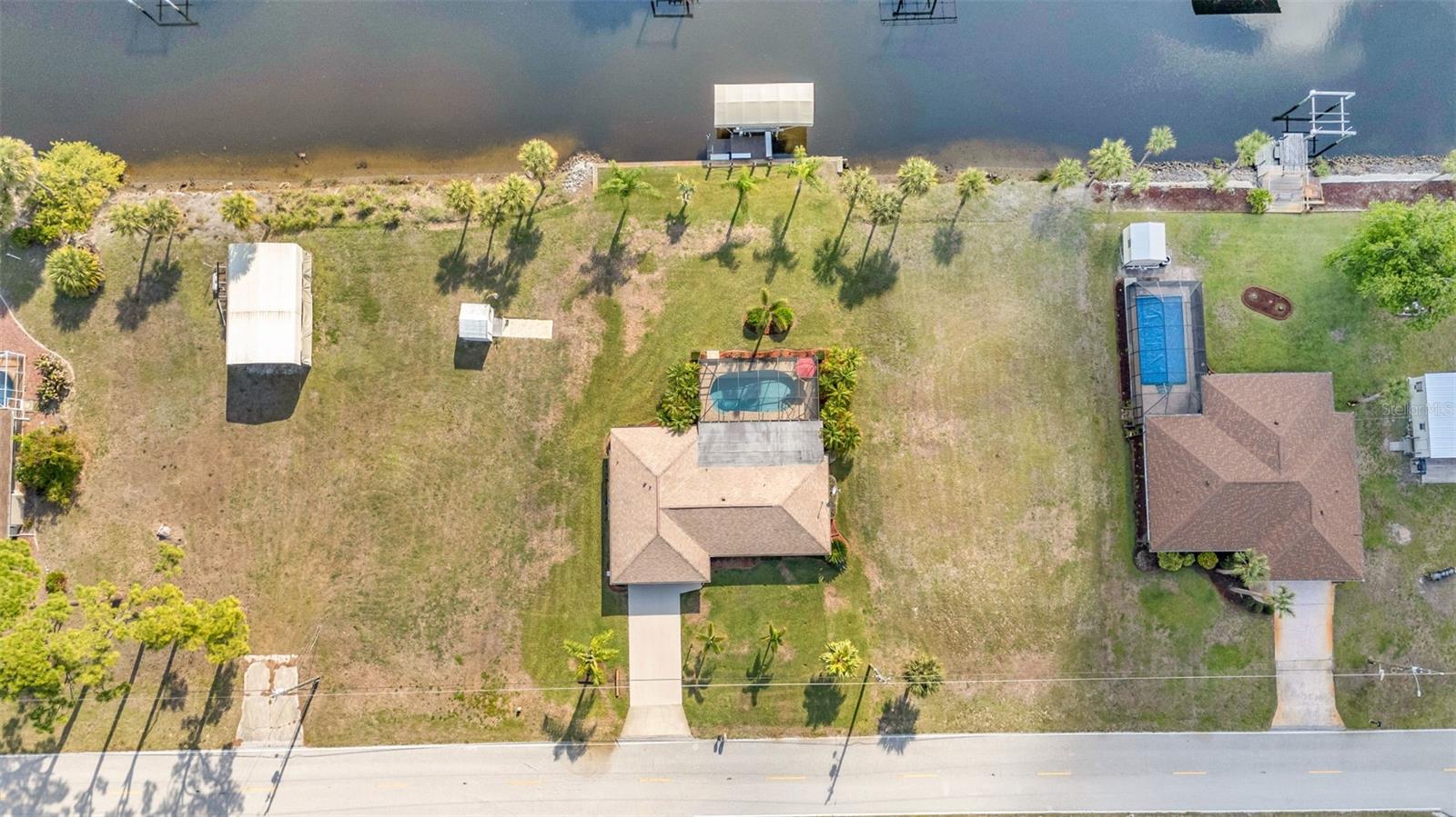 Image 7 of 9 For 2410 -2418 Como Street