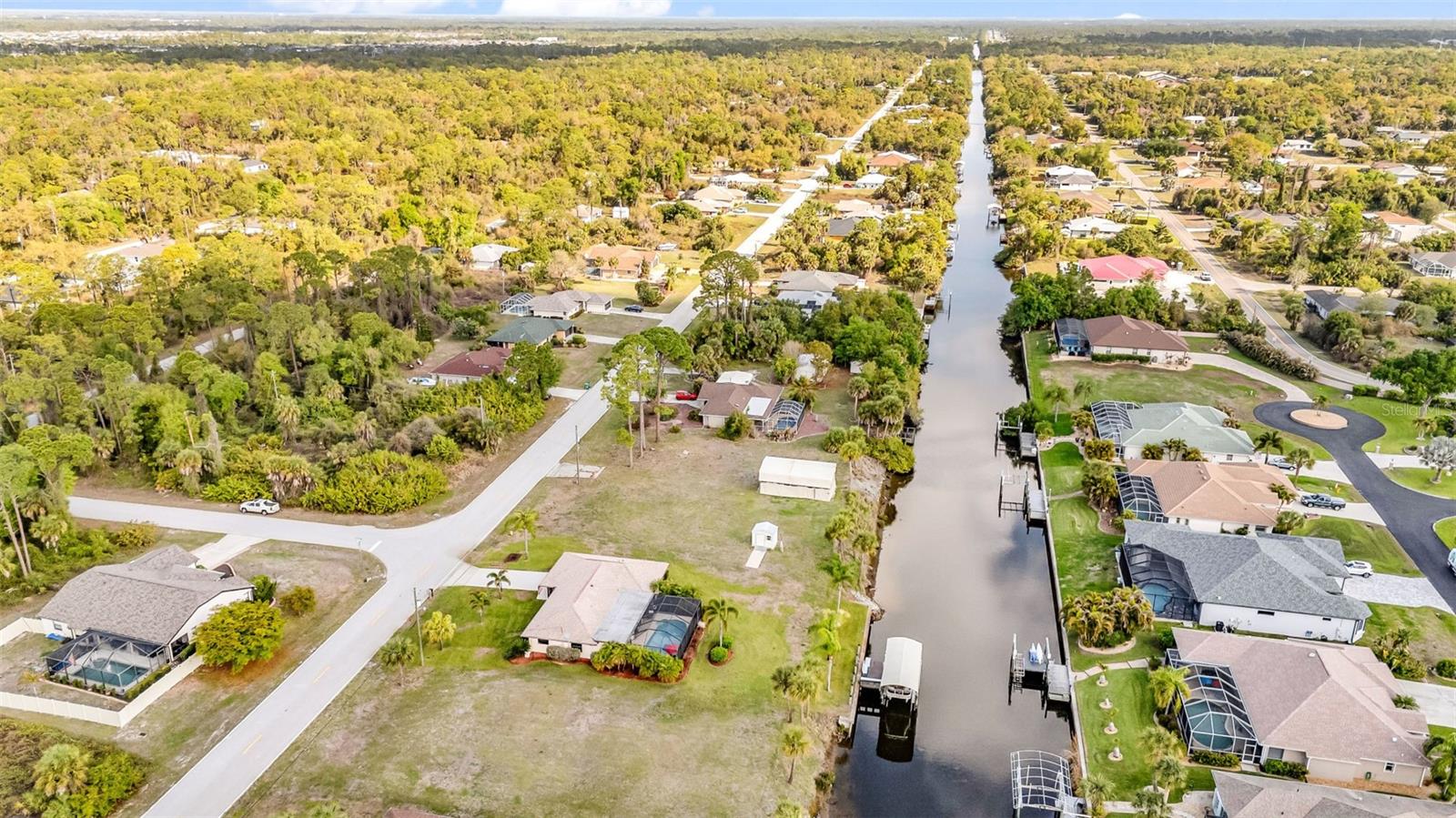 Image 8 of 9 For 2410 -2418 Como Street
