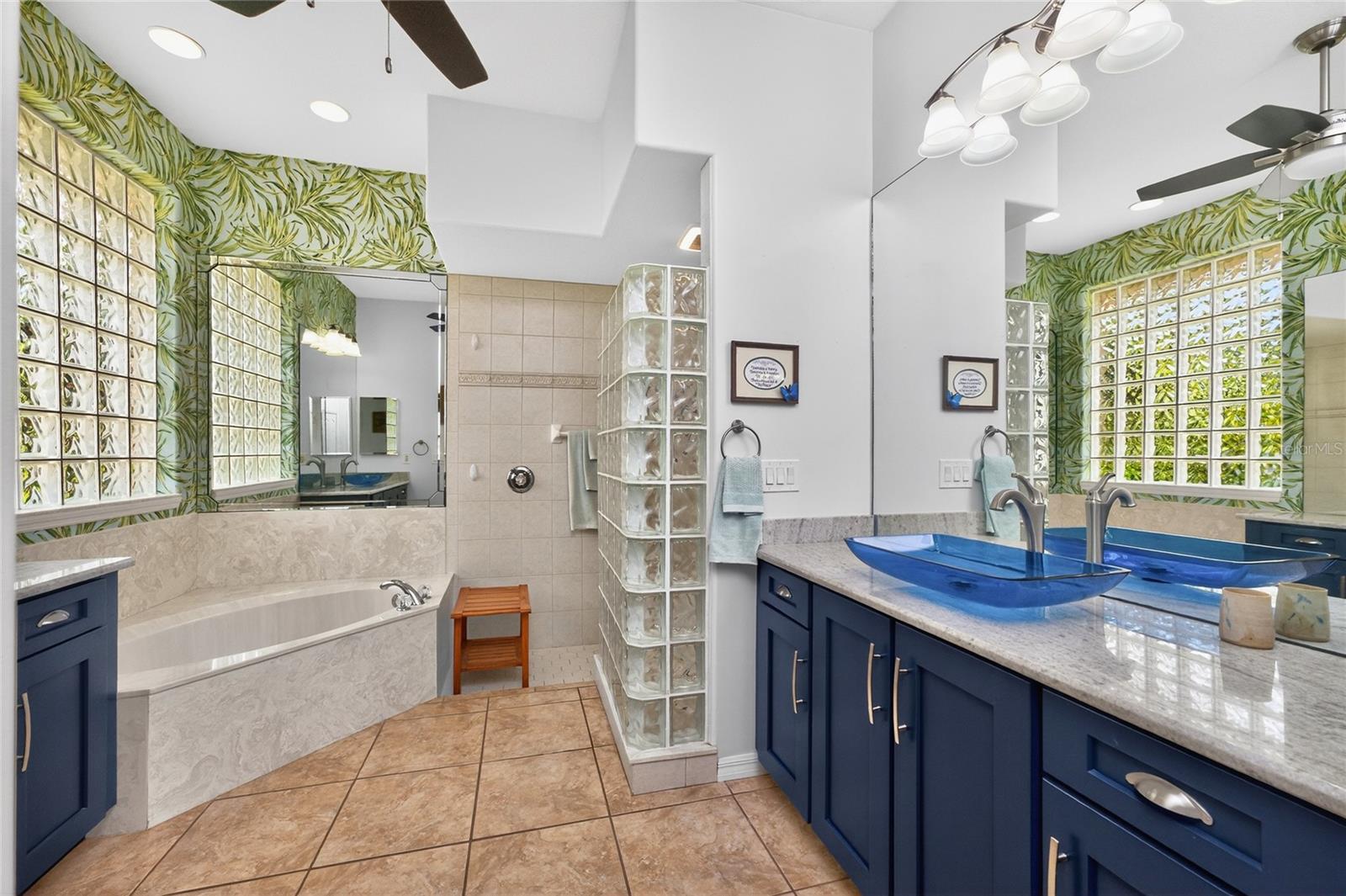 Image 25 of 59 For 16237 Cape Horn Boulevard