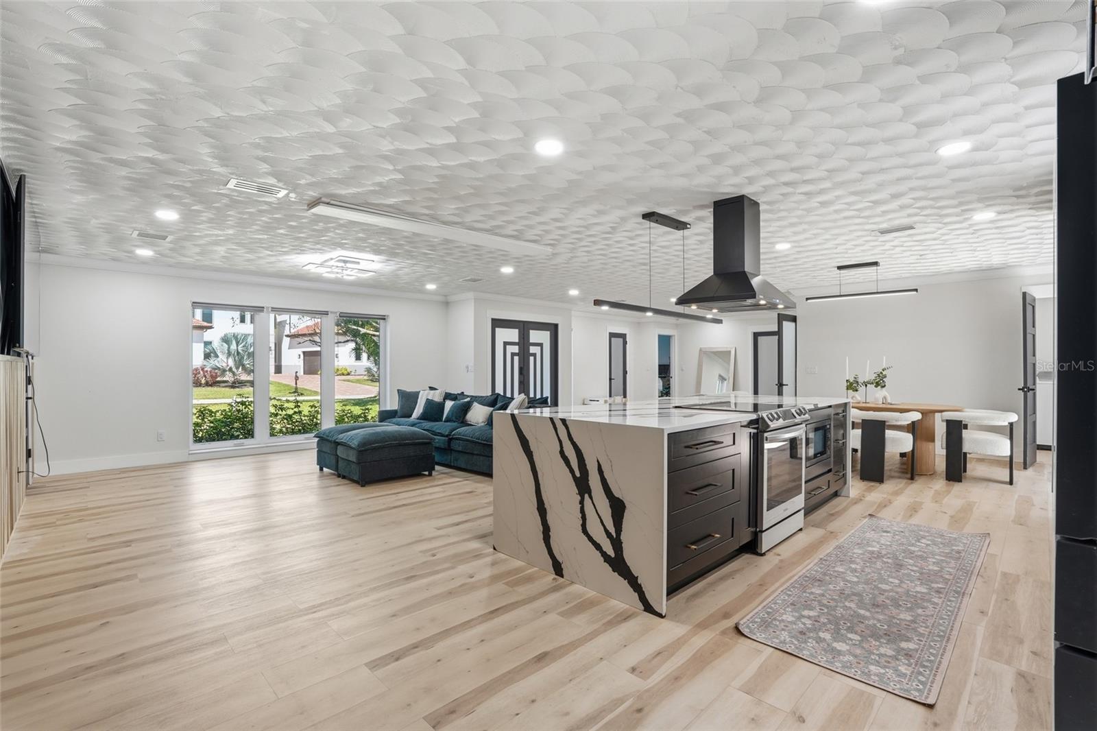 Image 13 of 50 For 3931 Riverside Drive