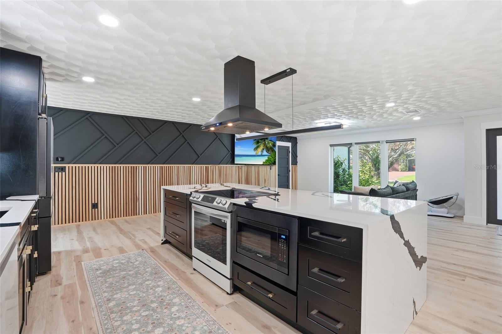 Image 14 of 50 For 3931 Riverside Drive