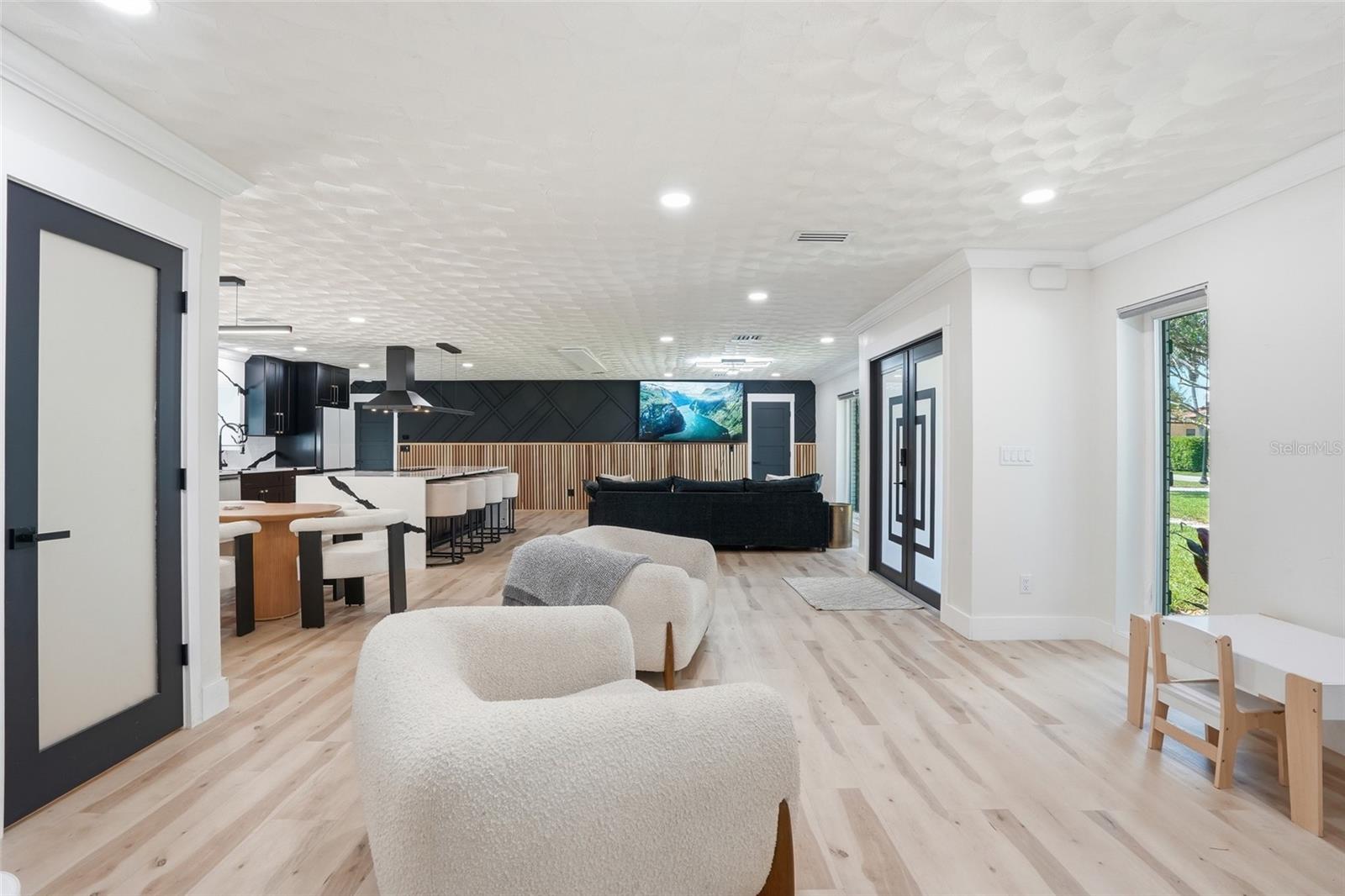 Image 17 of 50 For 3931 Riverside Drive