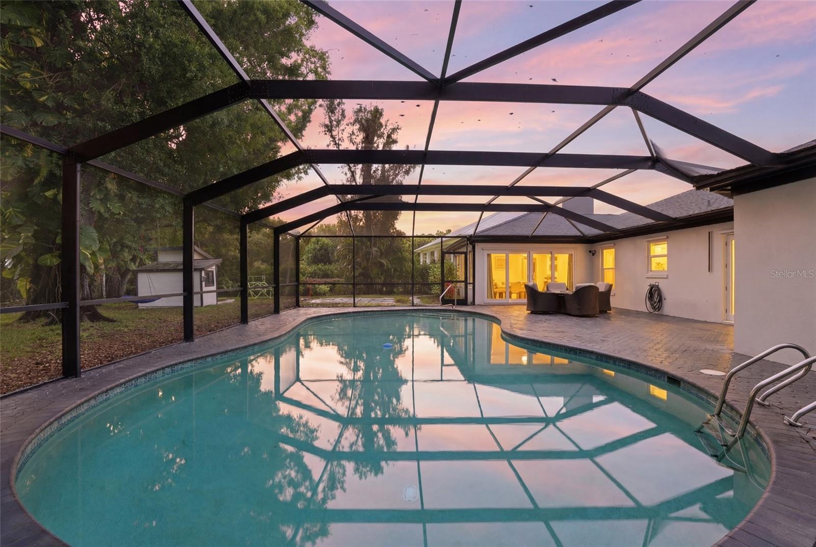 Image 2 of 50 For 3931 Riverside Drive