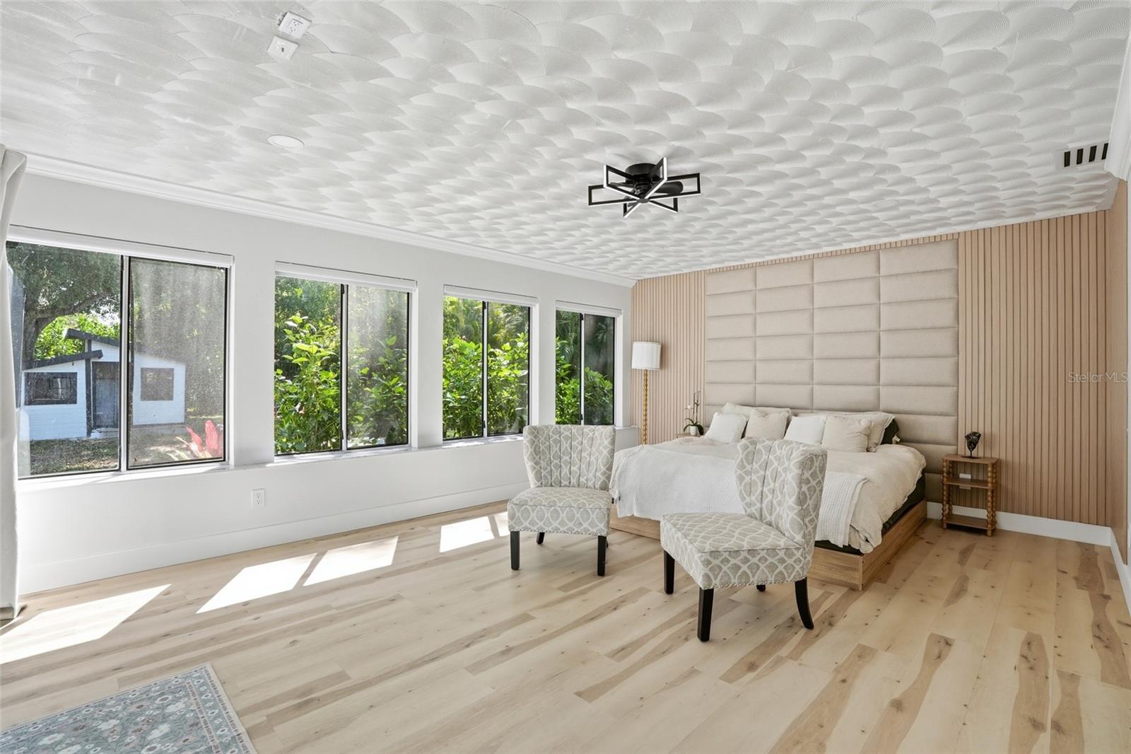 Image 21 of 50 For 3931 Riverside Drive