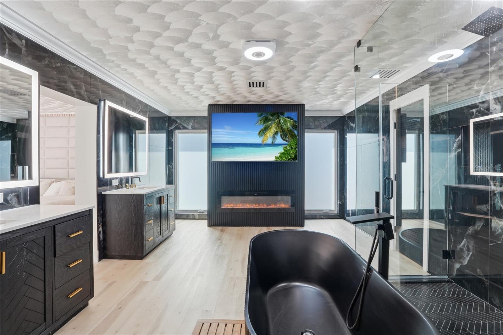 Image 26 of 50 For 3931 Riverside Drive