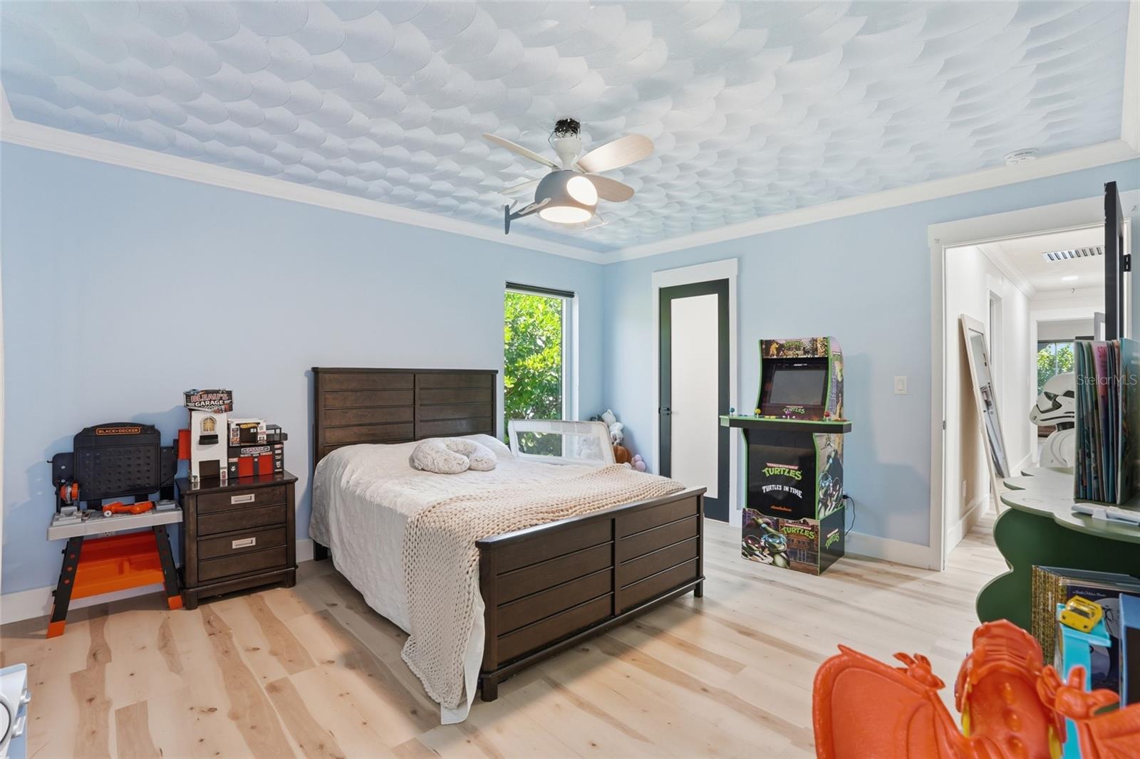 Image 29 of 50 For 3931 Riverside Drive