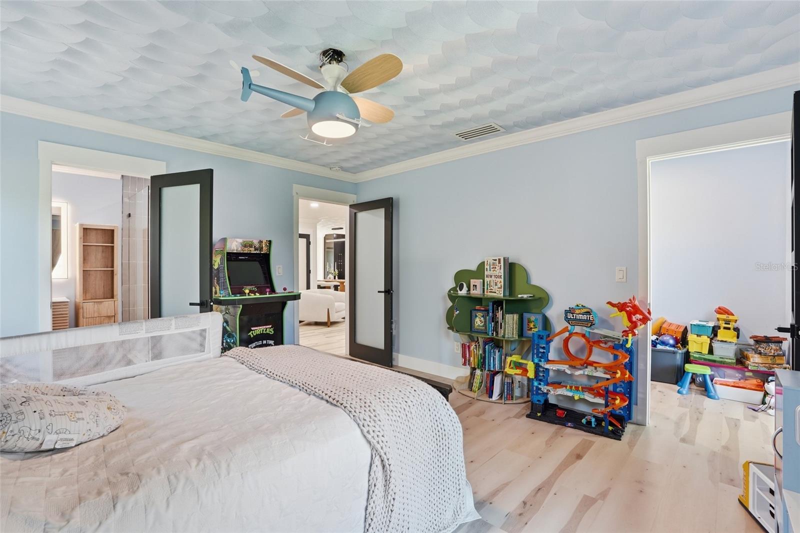 Image 30 of 50 For 3931 Riverside Drive