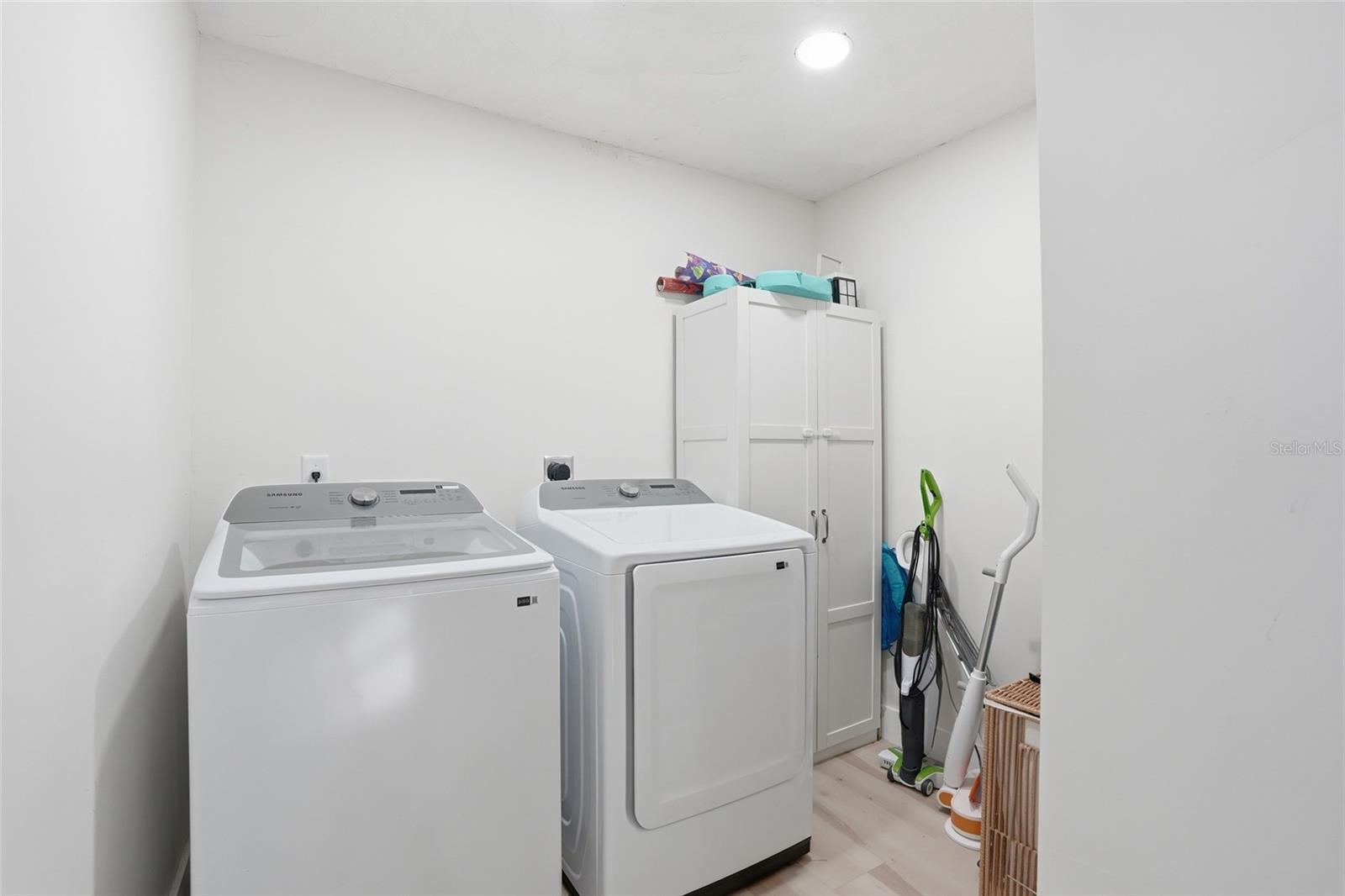 Image 37 of 50 For 3931 Riverside Drive