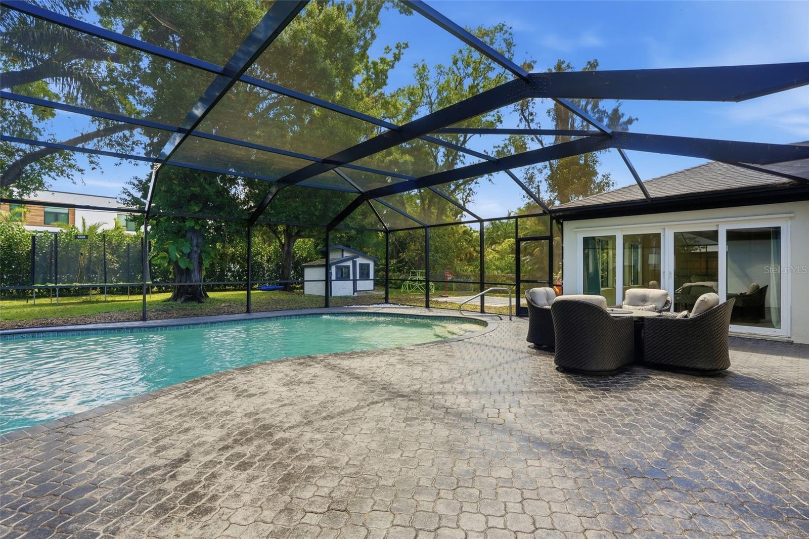 Image 38 of 50 For 3931 Riverside Drive