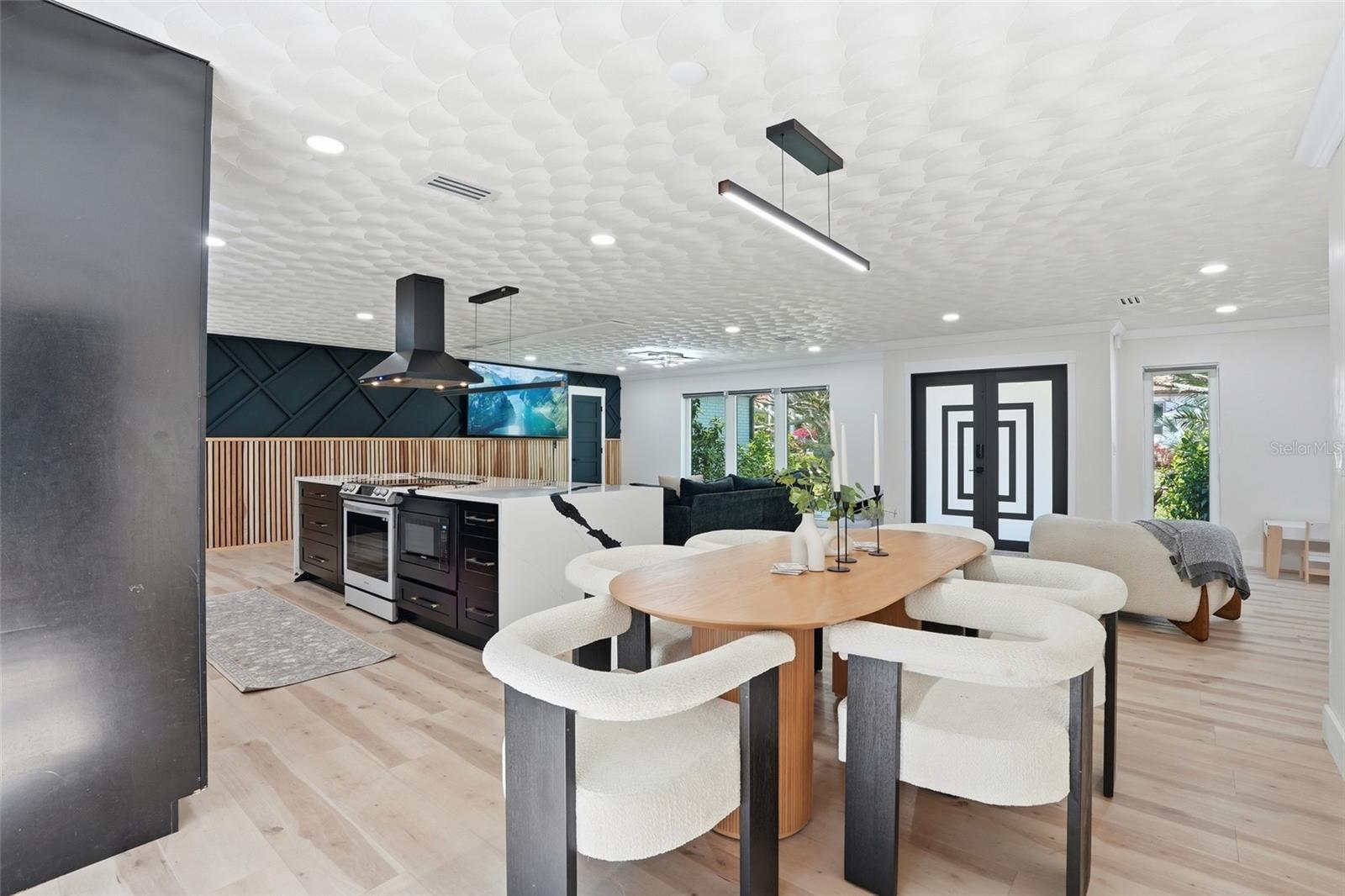 Image 4 of 50 For 3931 Riverside Drive