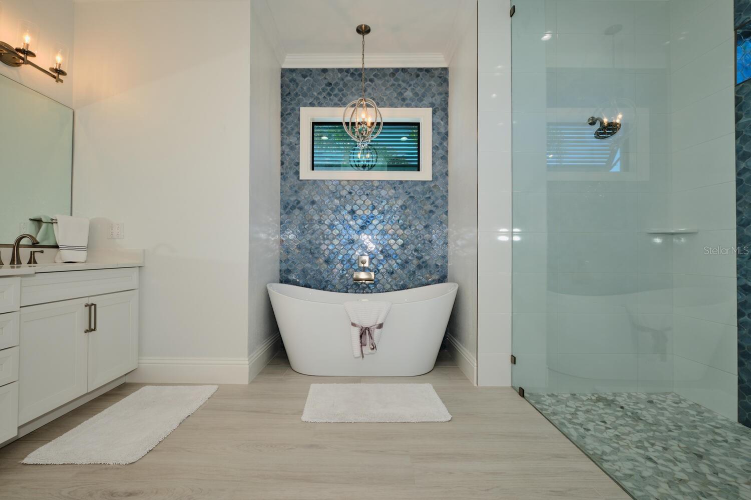 Image 15 of 17 For 2203 52nd Street