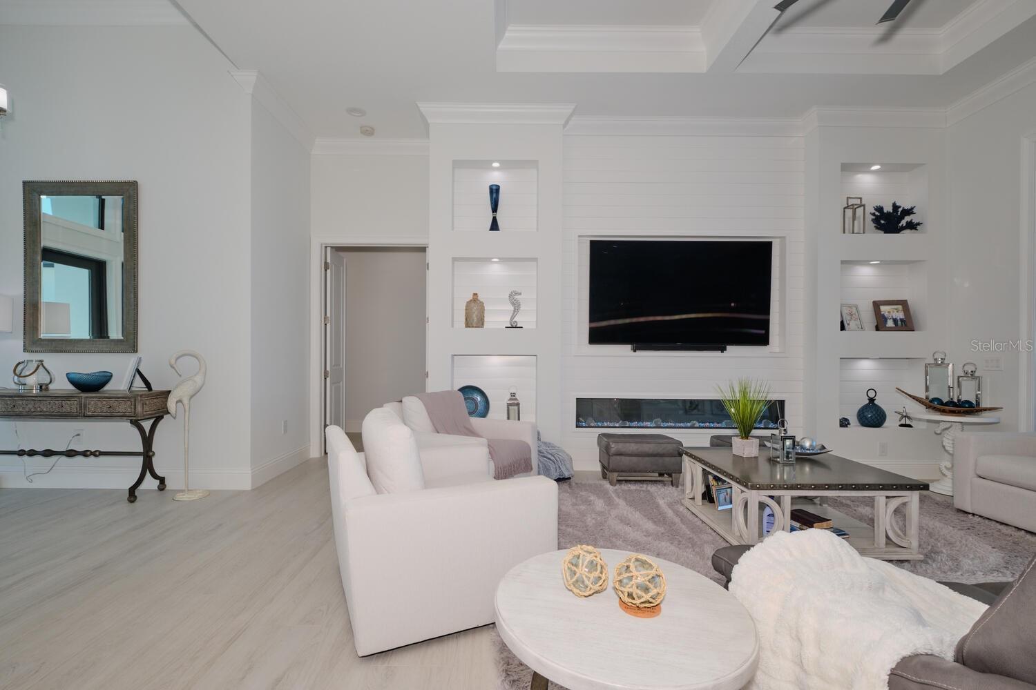 Image 4 of 17 For 2203 52nd Street