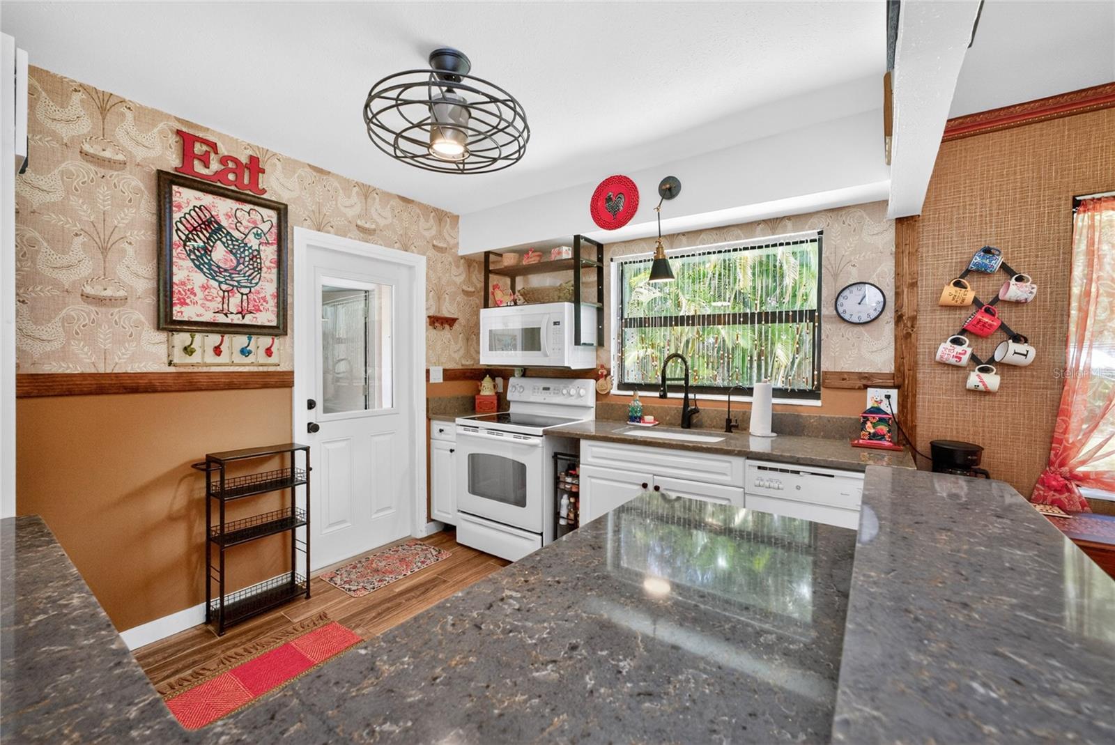 Image 16 of 52 For 312 Mcgregor Street