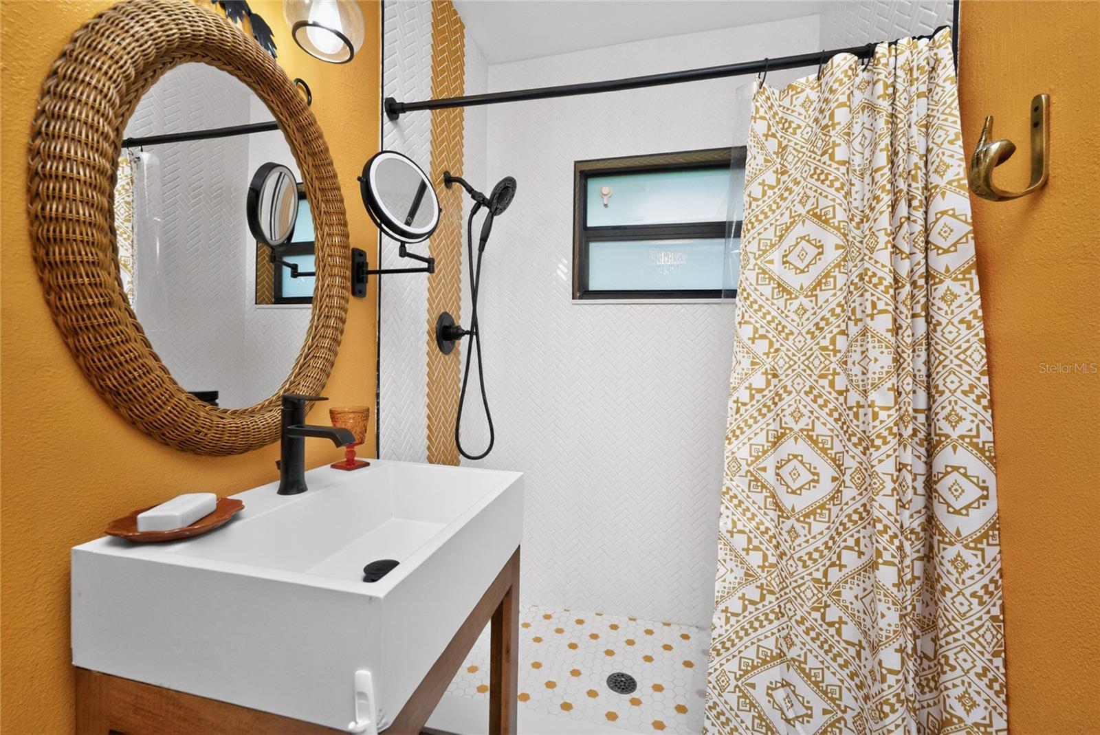 Image 24 of 52 For 312 Mcgregor Street