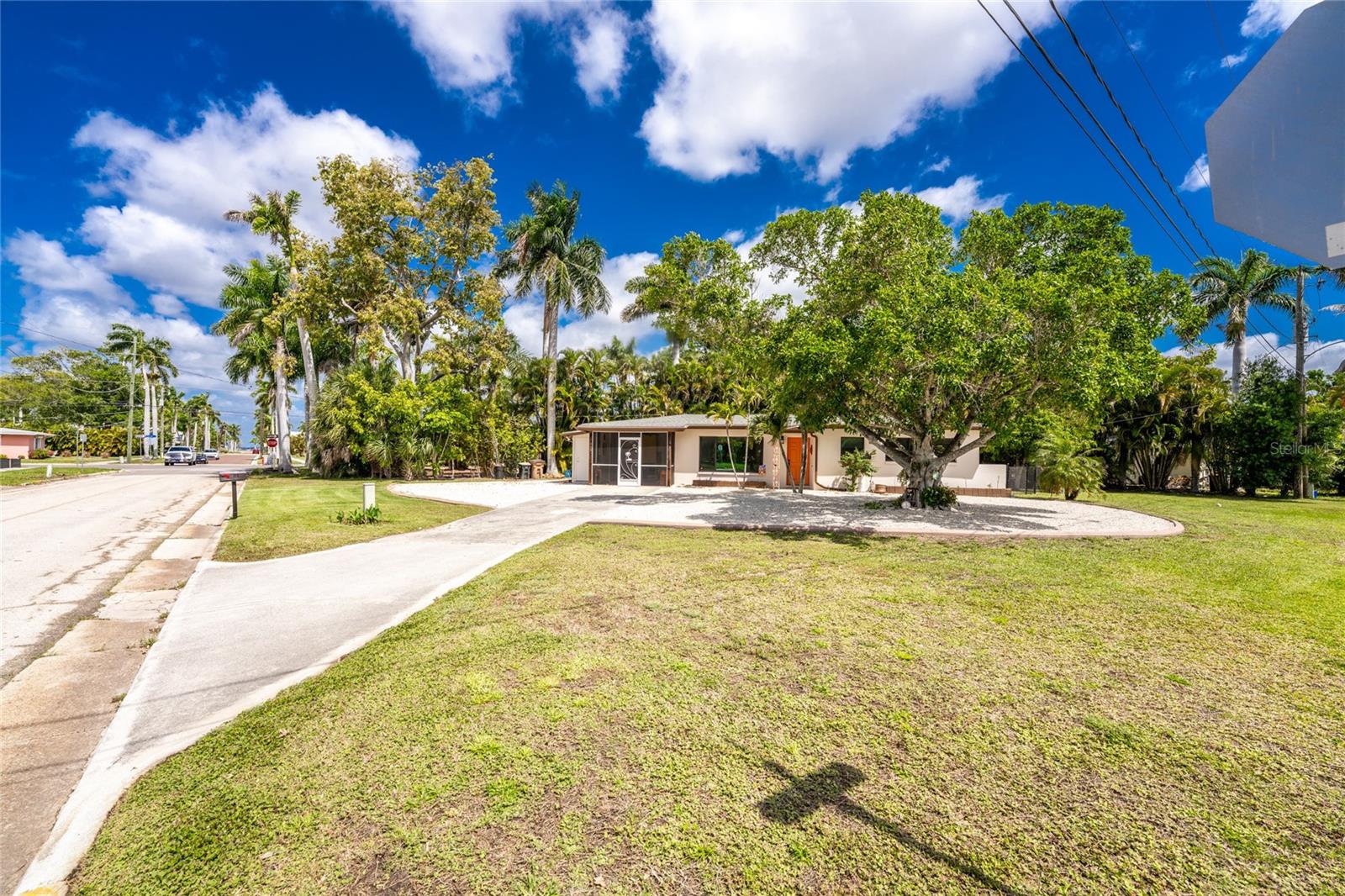 Image 37 of 52 For 312 Mcgregor Street