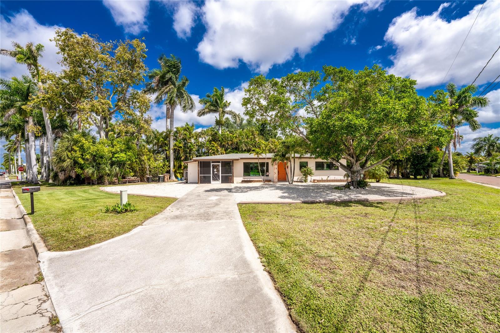 Image 4 of 52 For 312 Mcgregor Street