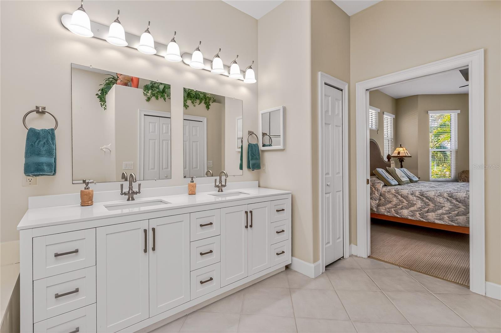 Image 24 of 64 For 3337 Sunset Key Circle