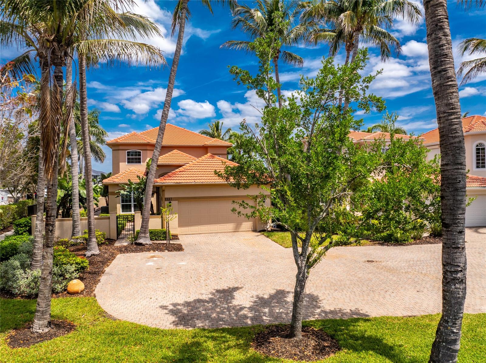 Image 3 of 64 For 3337 Sunset Key Circle