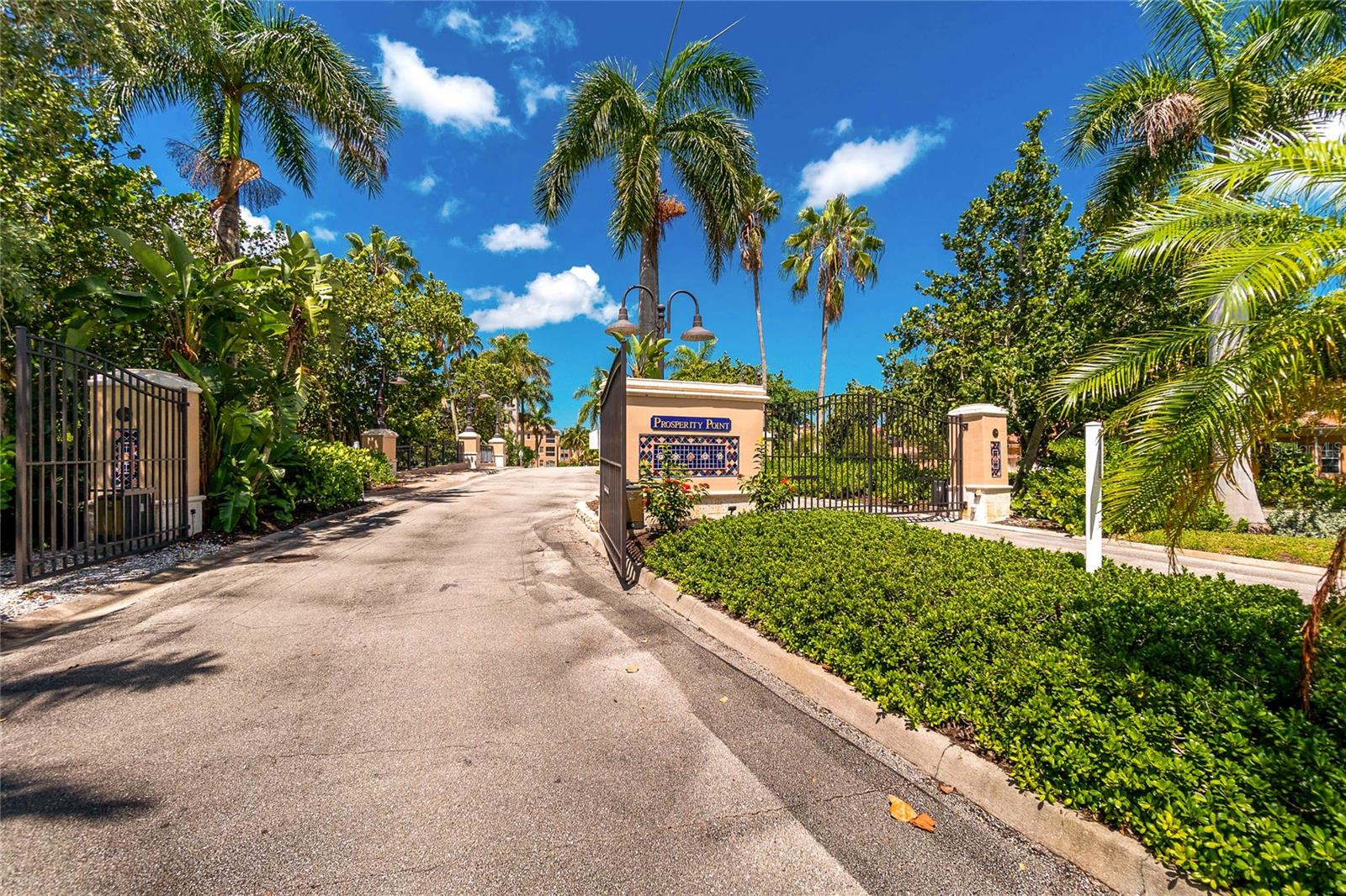 Image 52 of 64 For 3337 Sunset Key Circle