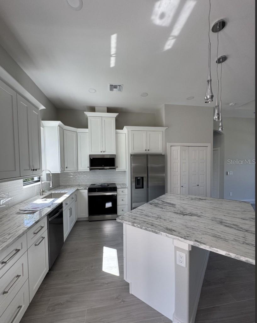 Image 7 of 29 For 342 Kindred Boulevard