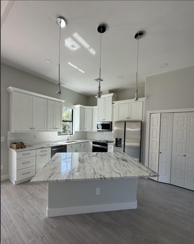 Image 8 of 29 For 342 Kindred Boulevard