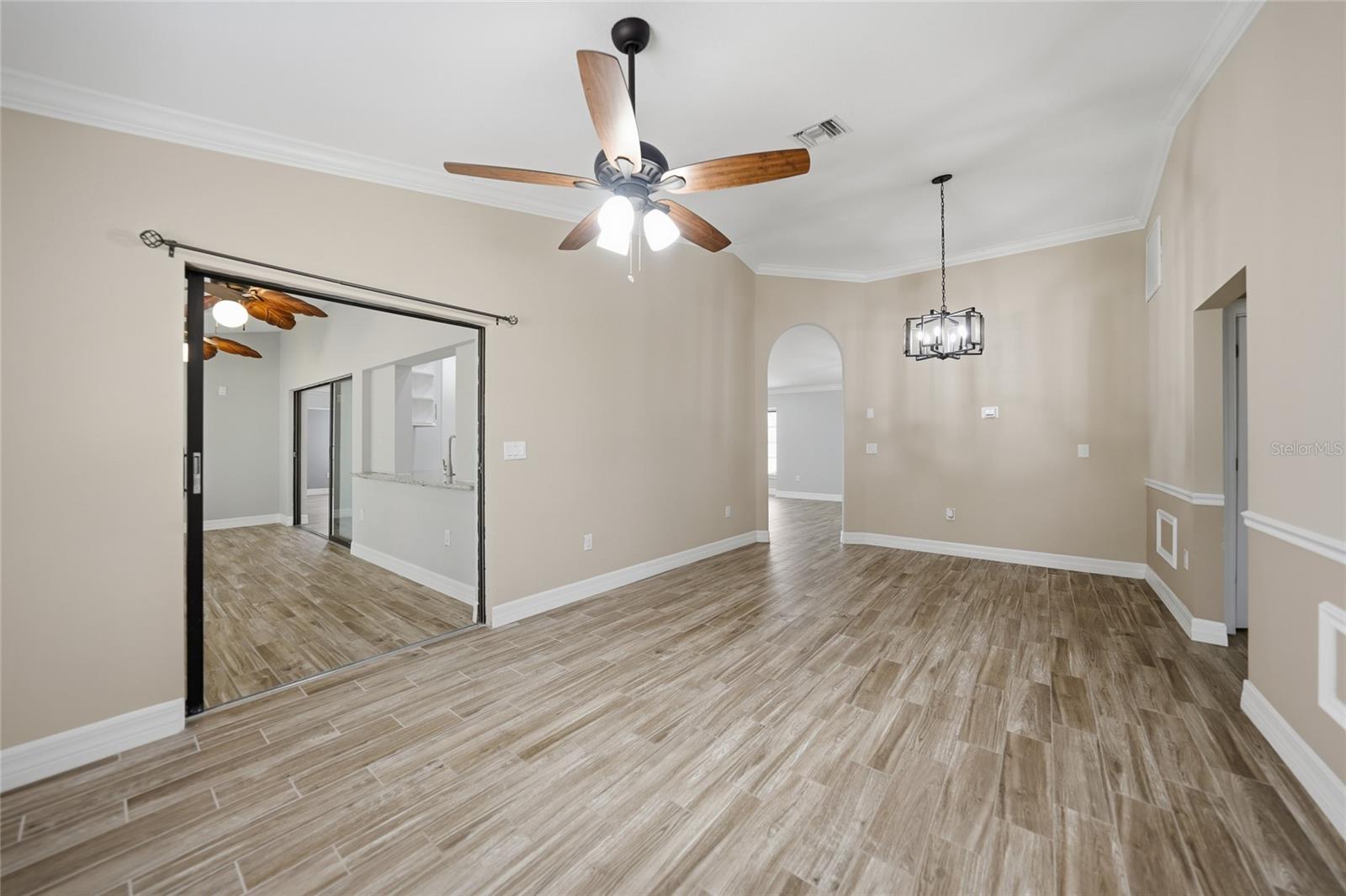 Image 10 of 25 For 20246 Hamilton Avenue