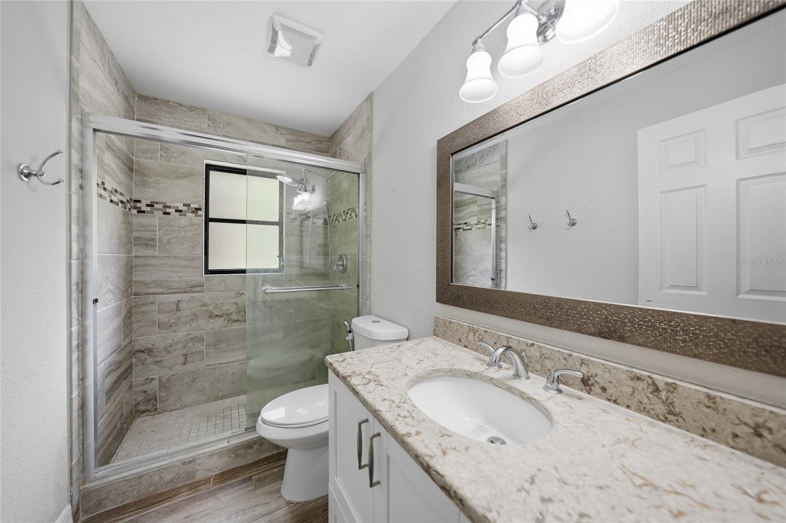 Image 14 of 25 For 20246 Hamilton Avenue